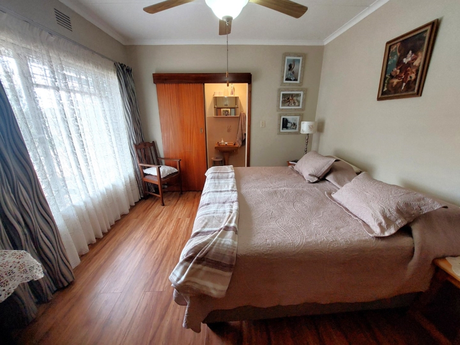 5 Bedroom Property for Sale in Oudtshoorn South Western Cape